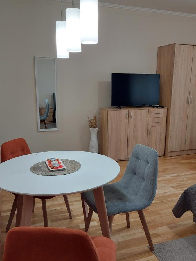 Apartman MILURO Apartment Subotica Bagian luar foto